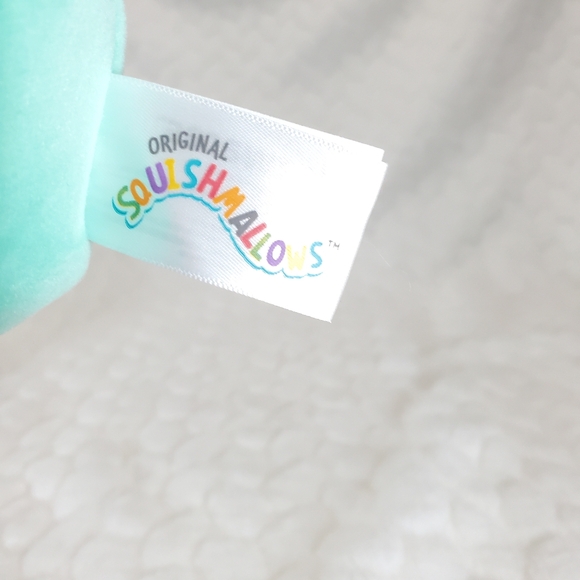 Mattea Squishmallow Grasshopper Valentines Day Squad BNWT 5 Inch - Picture 4 of 7